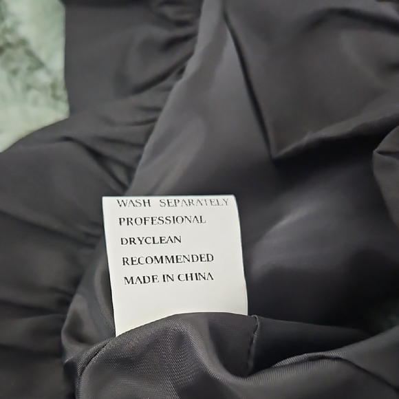 Trendy Boutique Black Satin Bubble Skirt And Top - Picture 5 of 6